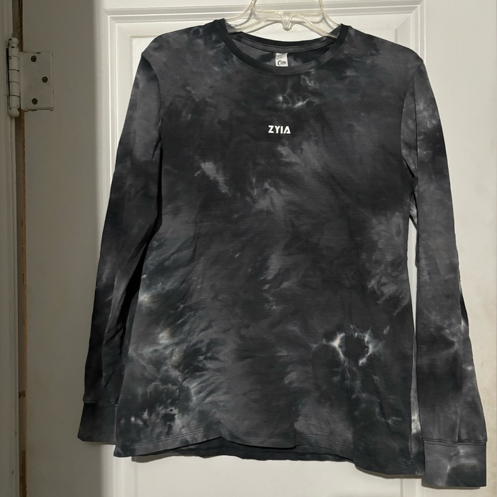 ZYIA long sleeve. Size L. EUC